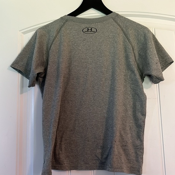 Under Armour T Shirt XL Loose - Picture 3 of 3